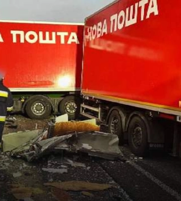 Трагическое ДТП возле Львова с участием 4 автомобилей: в полиции показали жуткие кадры