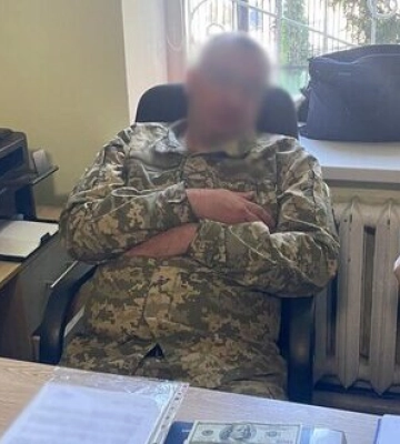 Посадовець РТЦК на Черкащині зі спільницею пропонували ухилянтам за хабар отримати відстрочку від призову
