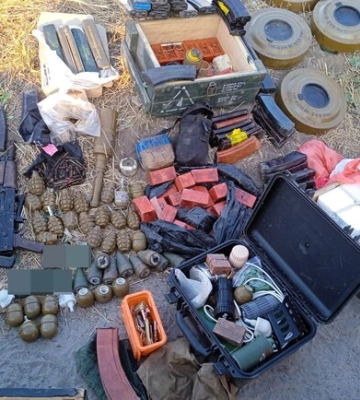 На блокпостах на в’їздах у Харків гвардійці-кінологи знайшли в автівках 96 гранат