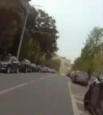 В центре Киева водитель напал на инспектора парковки после замечания - КГГА