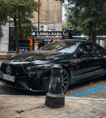В Киеве заметили новейший мощный спорткар Mercedes 