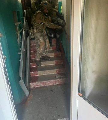 Побили, зв’язали та забрали гроші: на Харківщині затримано двох чоловіків