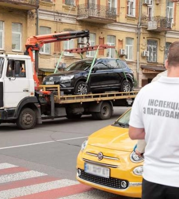 В Киеве снова "избили" парковщика: видео