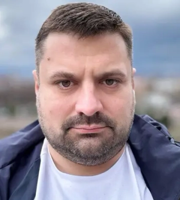 Ексгенерал СБУ Наумов не доїхав до суду, заявив про умисне ДТП, але вирок отримав