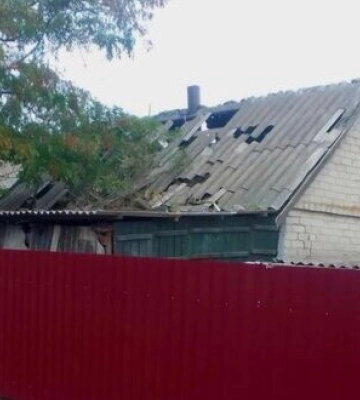 Протягом дня під ударами окупантів перебували два райони Дніпропетровщини: пошкоджено будинок та інфраструктуру. ФОТО
