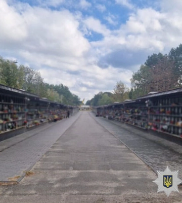 На строительстве колумбарной стены в Киеве присвоили 900 тыс. грн: кто виноват в растрате