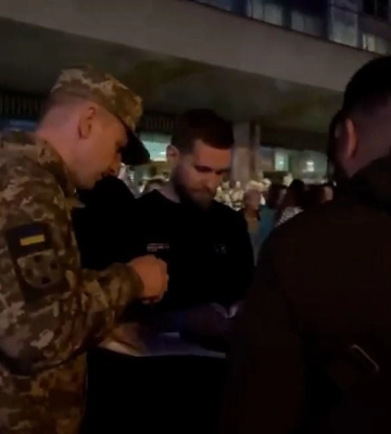 У Києві ТЦК влаштувало облаву на відвідувачів концерту “Океану Ельзи”