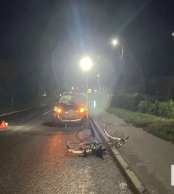 Чоловік отримав важкі травми: на Волині водій Peugeot збив велосипедиста