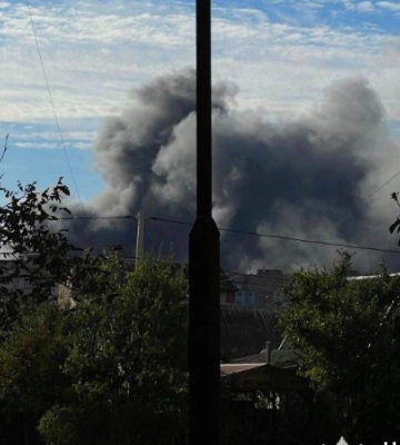 Внаслідок російського обстрілу Херсона постраждав поціцейський