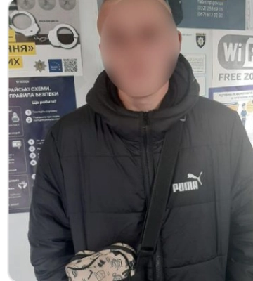 Жителі Львівщини зняли на відео побиття знайомого та надіслали його мамі, вимагаючи гроші
