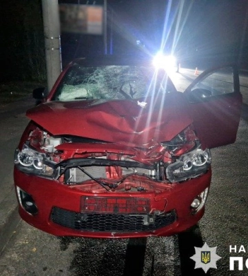 Юний водій на «Mitsubishi» у Полтаві збив на смерть 26-річну жінку
