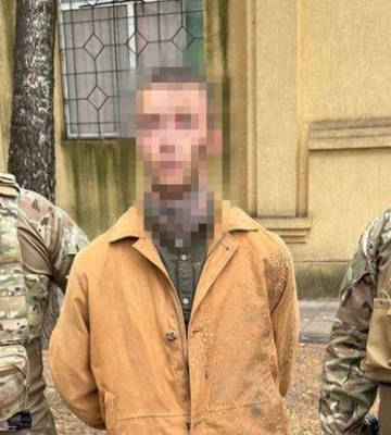СБУ затримала херсонця, який передавав окупантам локації українських військових об’єктів