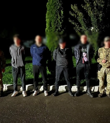 На Закарпатті затримали групу чоловіків, які планували перепливати Тису, щоб потрапити в Угорщину