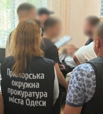 В Одессе два врача устроили семейный &quot;бизнес&quot; на уклонистах