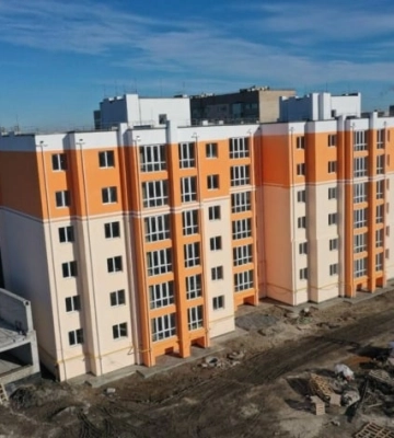 В Мелитополе оккупанты сдают в эксплуатацию дом, который был построен при Украине 