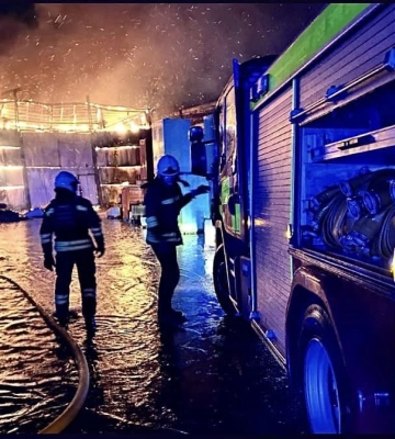 У Черкасах горів склад із будівельними матеріалами на площі 300 квадратних метрів