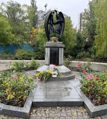 В Днепре почтили память жертв взрыва на улице Мандрыковской