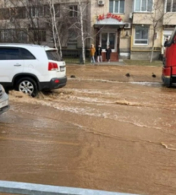 Дороги перетворились на ріки: частина Києва пішла під воду через сильну зливу