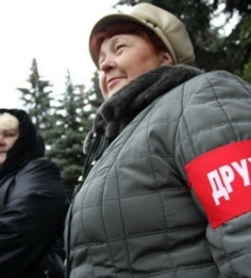 Окупанти на Луганщині вирішили створити народні дружини: вони патрулюватимуть вулиці із ціпками