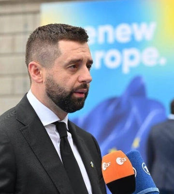 Депутати від &quot;Слуги народу&quot; готові піти на фронт. Але з однією умовою