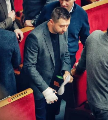 Арахамія заявив, що фракція “Слуга народу” готова піти на фронт за однієї умови