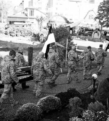 Волинь у скорботі: «на щиті» до рідного Нововолинська повернувся Герой Степан Бірюков. Відео