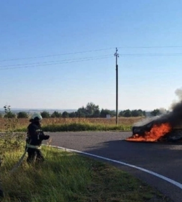 У селищі неподалік Луцька згоріло авто