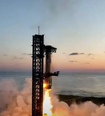 SpaceX успешно поймала Super Heavy башней Mechazilla впервые в истории космонавтики