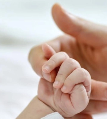 У Хмельницькому малюкам з родин ВПО допоможуть з підгузками та сумішами