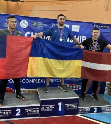 Нацгвардієць з Кропивницького підкорив п'єдестал чемпіонату світу з гирьового спорту