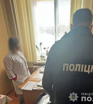 Сприяння в отриманні групи інвалідності: на Хмельниччині вилучили майже ₴8 млн. у викритих на хабарі лікарів