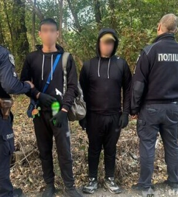 Підпалювали релейні шафи &quot;Укрзалізниці&quot; на замовлення РФ: на Чернігівщині затримано групу підлітків. ФОТОрепортаж