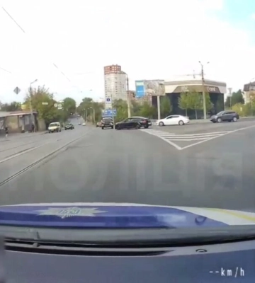 У Дніпрі склали адмінпротокол на водія Bentley, який напідпитку тікав від поліції