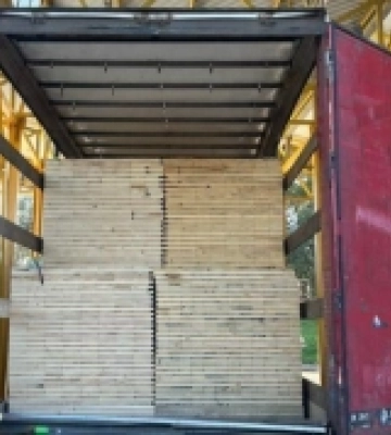 Закарпатські митники зупинили незаконний експорт хвойної продукції