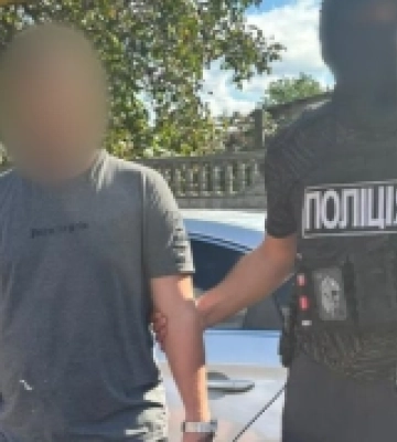 На Одещині затримали ділка, який за 7000 доларів обіцяв військовозобов’язаним чоловікам допомогти з виїздом за кордон