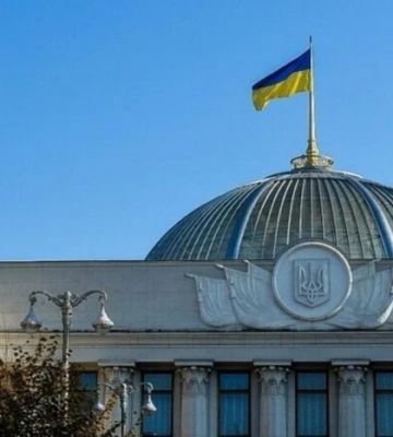 Рада відхилила 13 постанов, які блокували підвищення податків. Далі — підписи голови Ради і президента