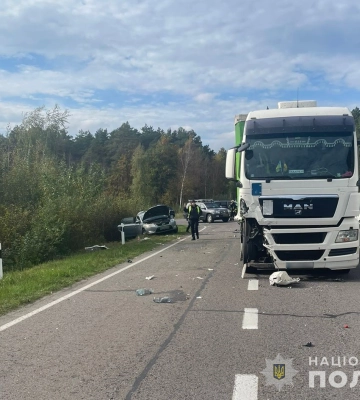 Один загиблий та четверо поранених - обставини двох ДТП встановлює поліція Волині. ФОТО