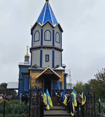 У громаді на Волині попрощалися із загиблим Героєм Олегом Ющуком