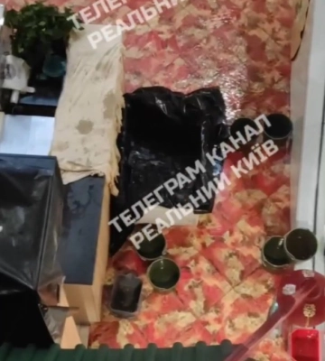 У Києві через сильний дощ затопило торгові центри (ФОТО)