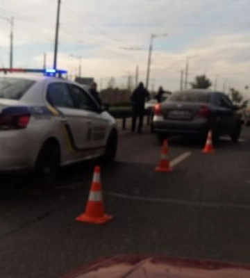 У Дніпрі через ДТП на Центральному мосту утворився величезний затор