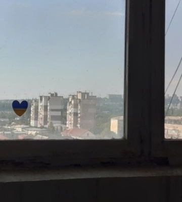 У Ялті, Сімферополі та Севастополі активісти намалювали проукраїнські графіті і наклеїли стікери