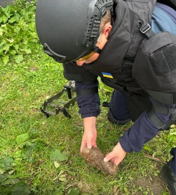 На подвір’ї приватного господарства на Рівненщині виявили міну