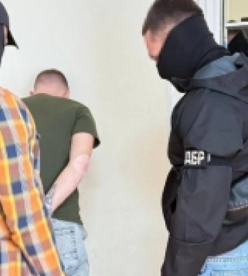 В Одесі затримали експравоохоронця, який вимагав 60 тисяч доларів неіснуючого боргу