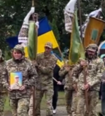 Ратнівська громада попрощалася із загиблим воїном Андрієм Пчолою