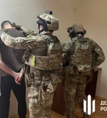 Зловмисник під виглядом працівника ДБР вимагав 60 тисяч доларів