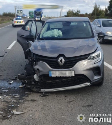 Четверо людей постраждало внаслідок зіткнення двох автівок поблизу Львова, - ФОТО