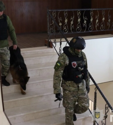 За минулу добу поліцейські в Україні опрацювали понад дві тисячі викликів, переважно про мінування адмінбудівель