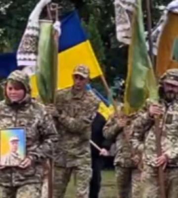 Загинув від артилерійського обстрілу на Волині попрощалися із загиблим воїном Андрієм Пчолою