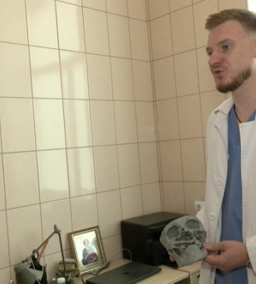 «Ніс вирвану щоку у руках»: як військовому з Волині відновлюють обличчя після поранення