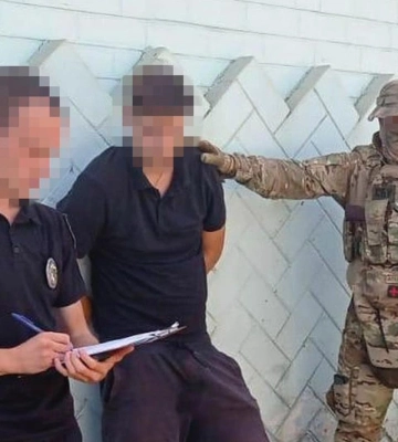 На Харківщині чоловіки передавали хабар за відстрочку від мобілізації через пункт обміну валют